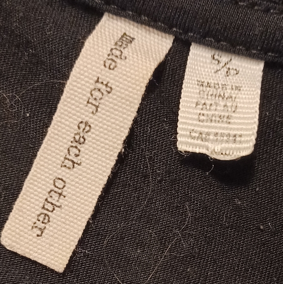 $4 Add-on Thin Black Long Sleeve Tee - Size Small - Picture 5 of 7